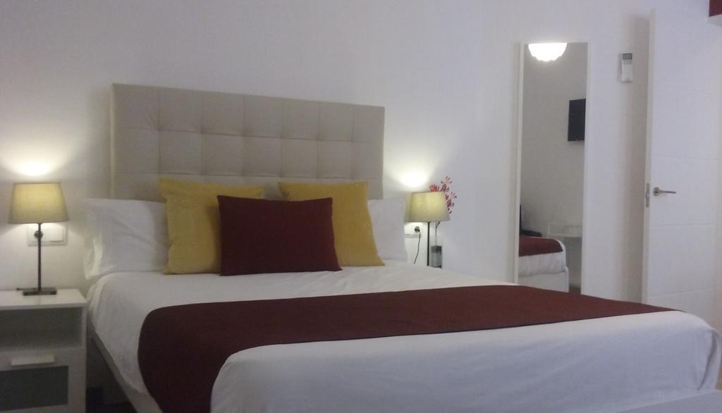 บรูสตาร์ ซากราดา ฟามิเลีย Hotel บาร์เซโลนา ภายนอก รูปภาพ
