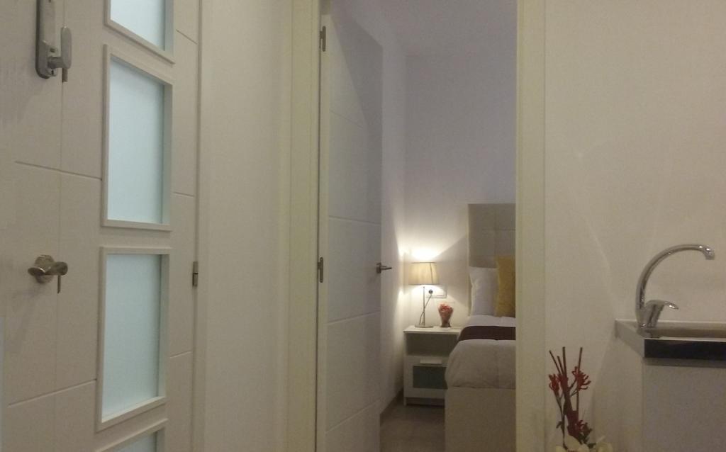บรูสตาร์ ซากราดา ฟามิเลีย Hotel บาร์เซโลนา ภายนอก รูปภาพ